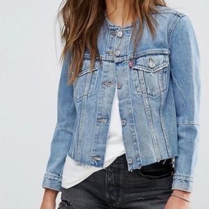 LEVIS Jean Jacket- collarless frayed hem denim size S